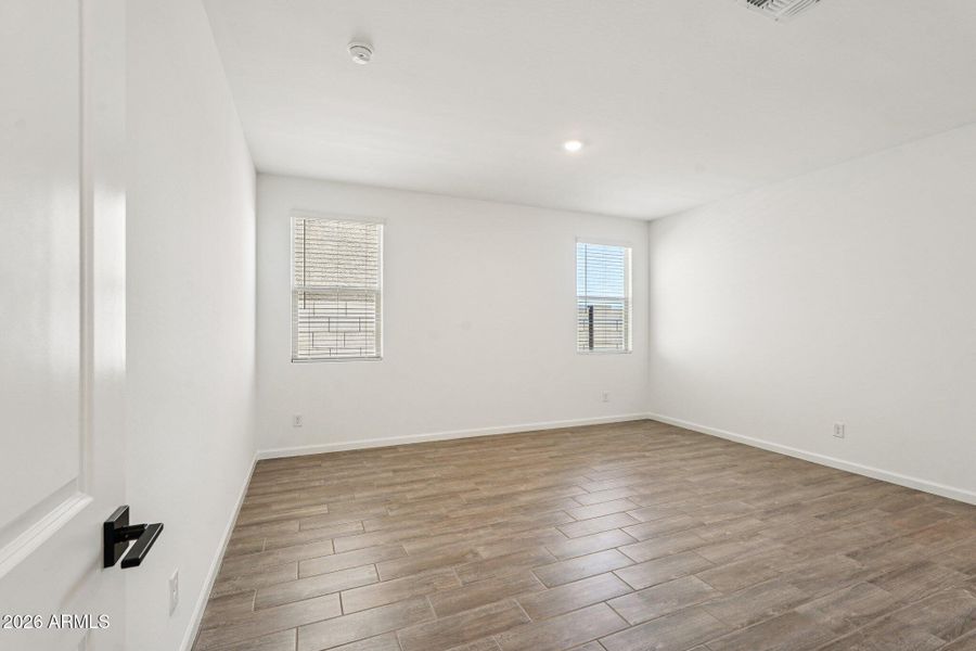 28-web-or-mls-S 95th Dr-S0904-028