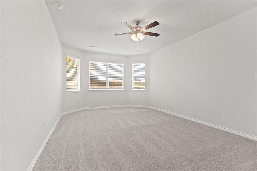 Spacious, unfurnished interior of a new home in Retreat at Fossil Creek, Fort Worth (Image 12).