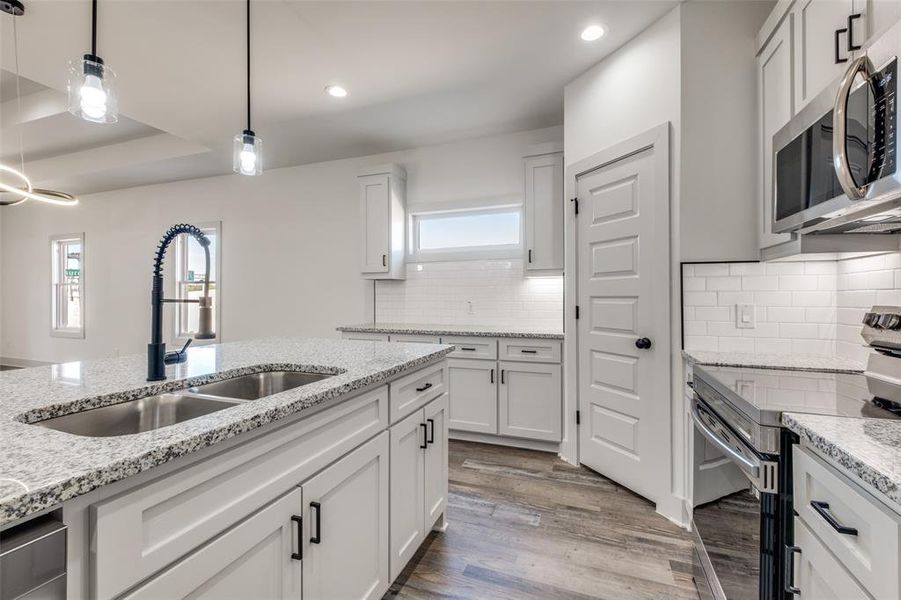 Furnished interior view inside a new home in , Dallas (Image 9).
