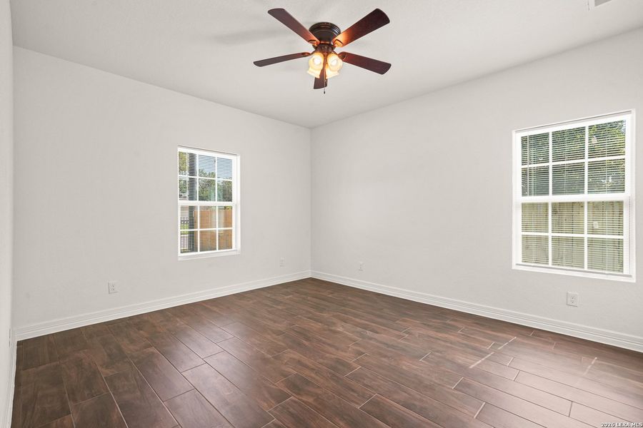 Spacious, unfurnished interior of a new home in , San Antonio (Image 22).