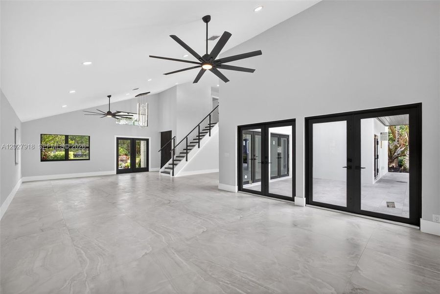 Spacious, unfurnished interior of a new home in , Palm Beach Gardens (Image 26).