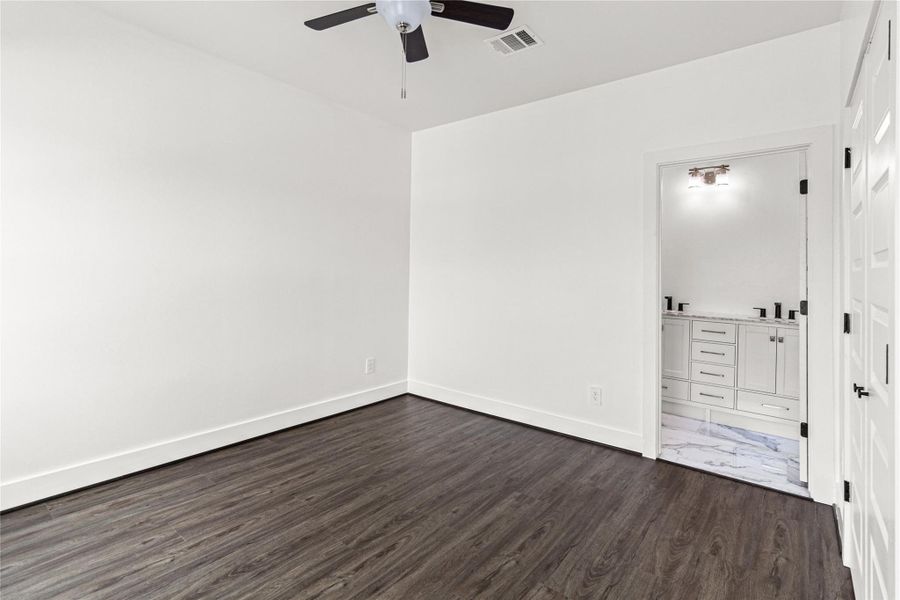 Spacious, unfurnished interior of a new home in , Houston (Image 21).