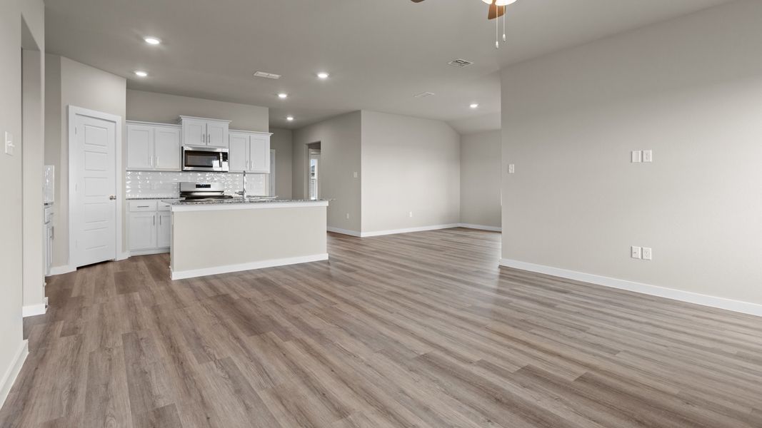Representative unfurnished interior of a home built from the Bandera by D.R. Horton in Heritage Parks, Abilene (Image 13).