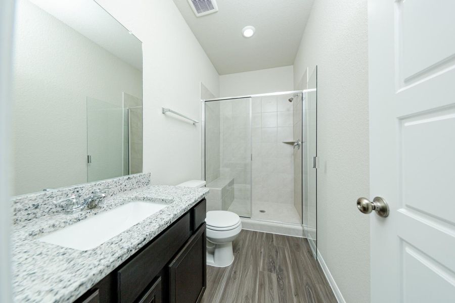 Furnished interior view inside a new home in Mackenzie Creek, Conroe (Image 6). Furnished interior view inside a new home in Mackenzie Creek, Conroe (Image 6).