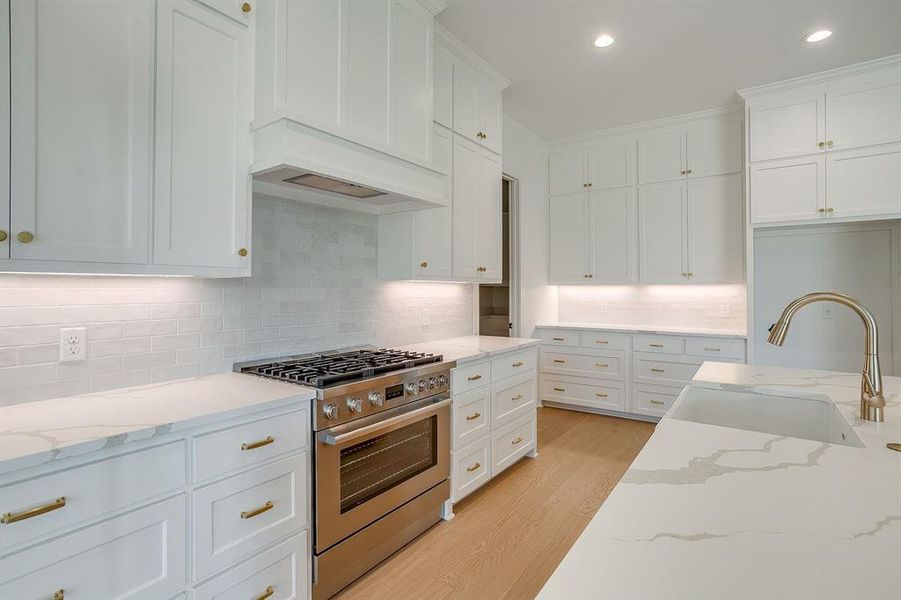 Furnished interior view inside a new home in Whitestone Heights, Benbrook (Image 19).