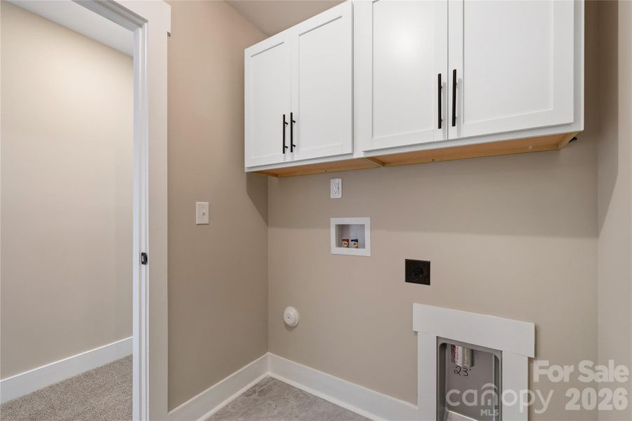 Spacious, unfurnished interior of a new home in , Stanfield (Image 11).
