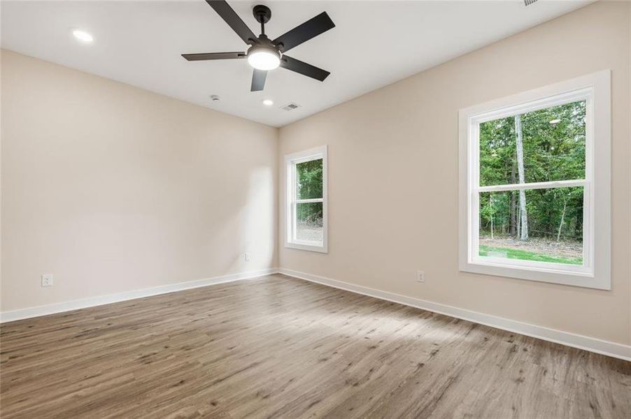 Spacious, unfurnished interior of a new home in , Gainesville (Image 30).