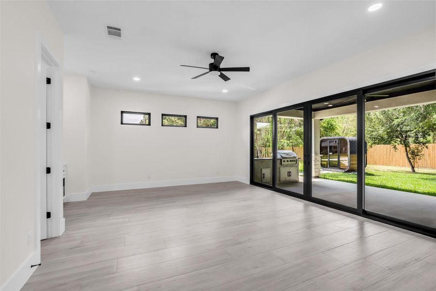 Spacious, unfurnished interior of a new home in , Tomball (Image 31).