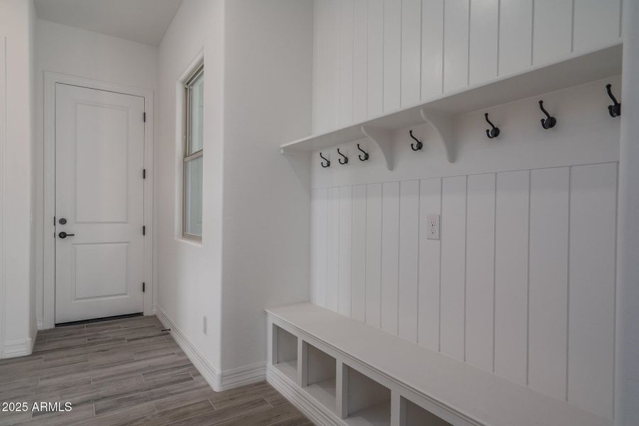 22) MUD ROOM 22) MUD ROOM