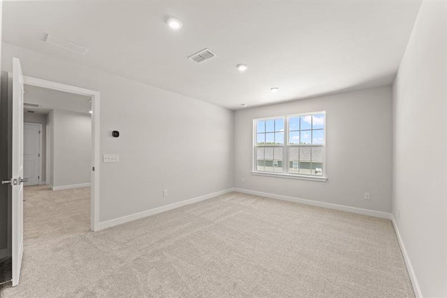 Spacious, unfurnished interior of a new home in Middle Creek Village, Bolivia (Image 21). Spacious, unfurnished interior of a new home in Middle Creek Village, Bolivia (Image 21).