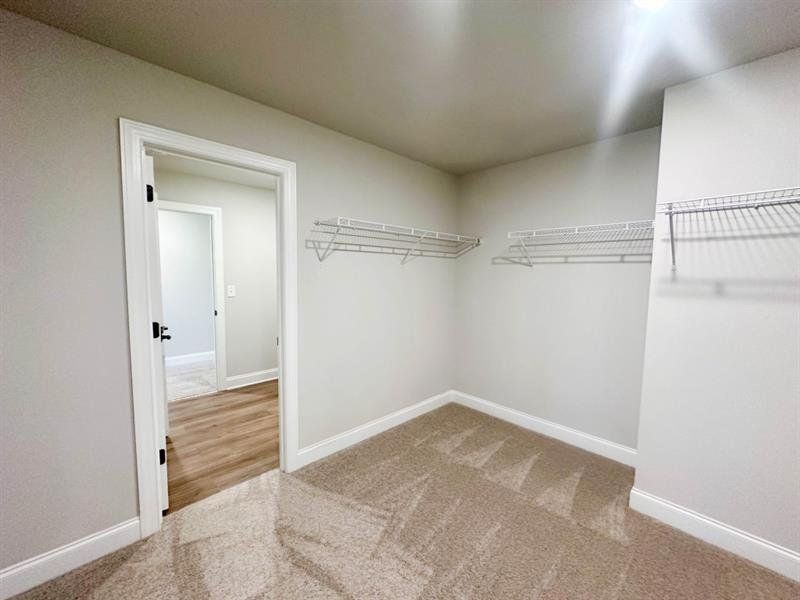 Spacious, unfurnished interior of a new home in , Lawrenceville (Image 18).