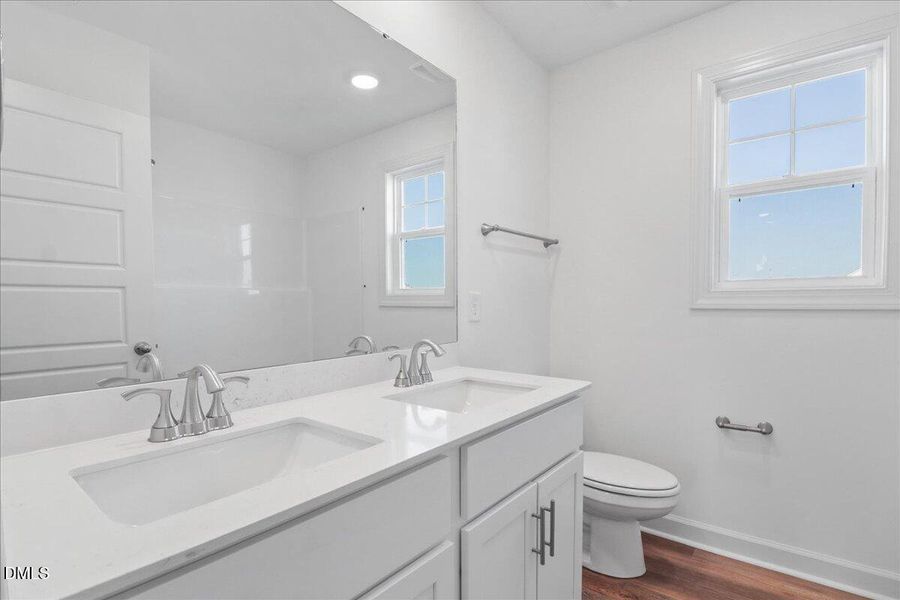 33-101 Hudson Vlg Dr-33