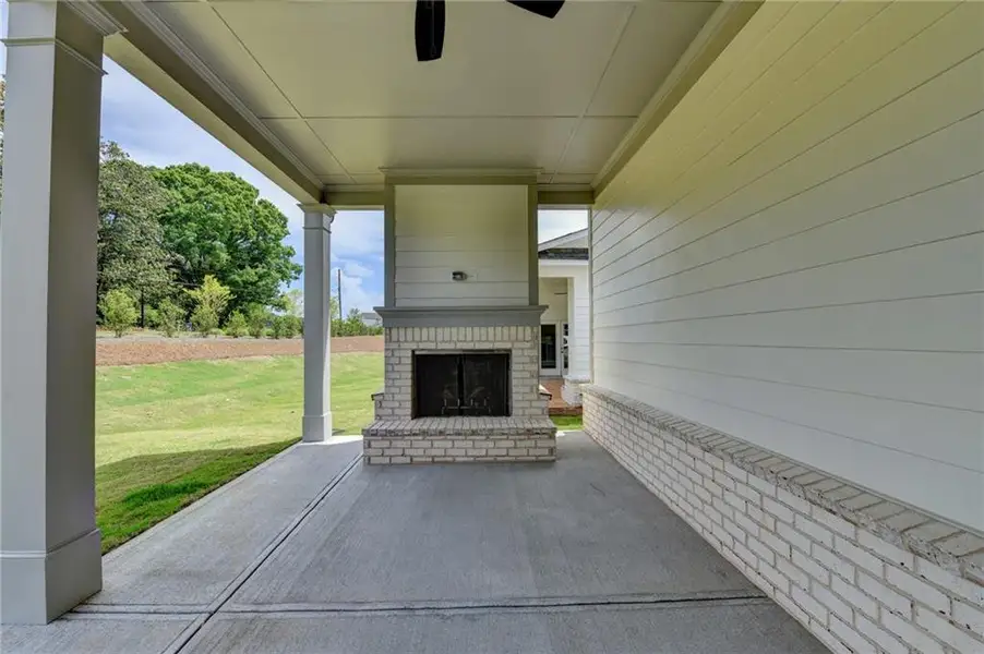Exterior details and patio area of a home in , Suwanee (Image 4).