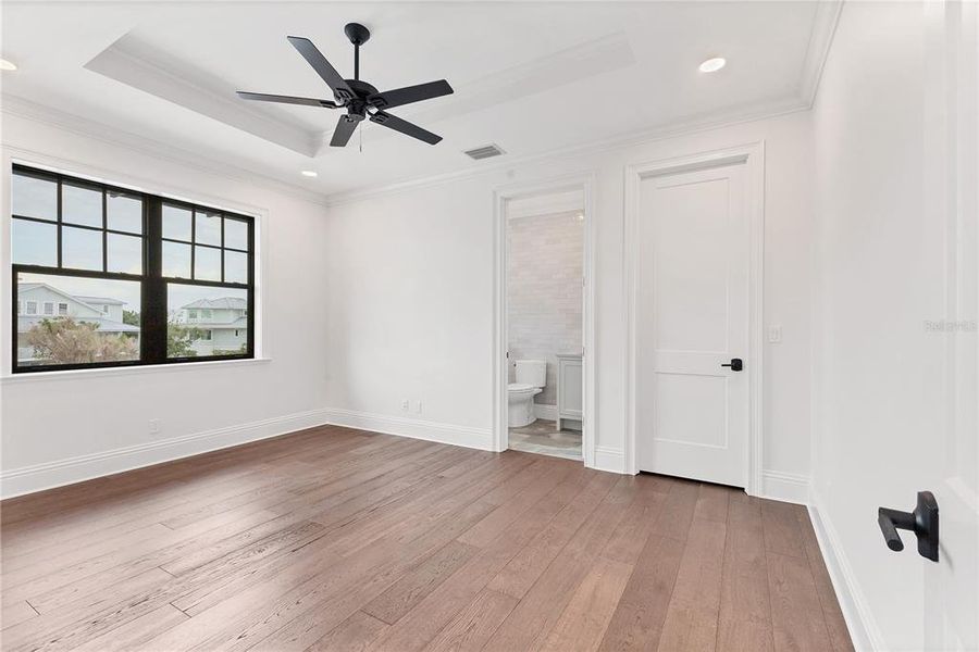 Spacious, unfurnished interior of a new home in , Boca Grande (Image 21).