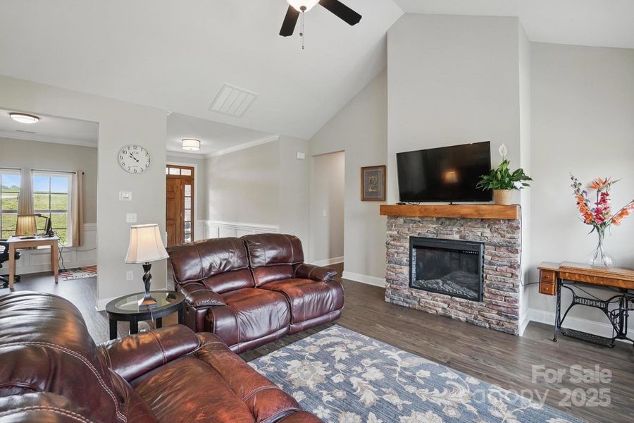 Furnished interior view inside a new home in , Monroe (Image 17).