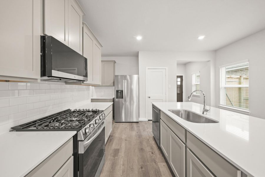 Furnished interior view inside a new home in Lago Mar, Texas City (Image 5).