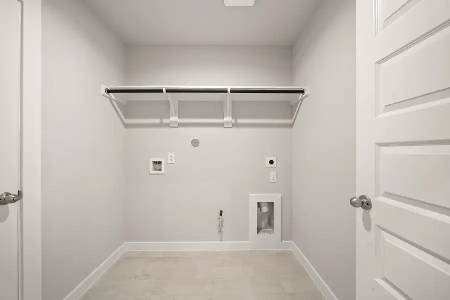 Spacious, unfurnished interior of a new home in Barton Creek Ranch, Conroe (Image 11). Spacious, unfurnished interior of a new home in Barton Creek Ranch, Conroe (Image 11).