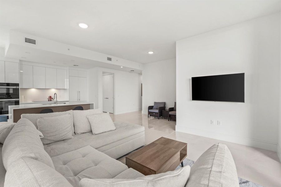 220 Lake Shore Drive - 41.jpg-FULL 220 Lake Shore Drive - 41.jpg-FULL