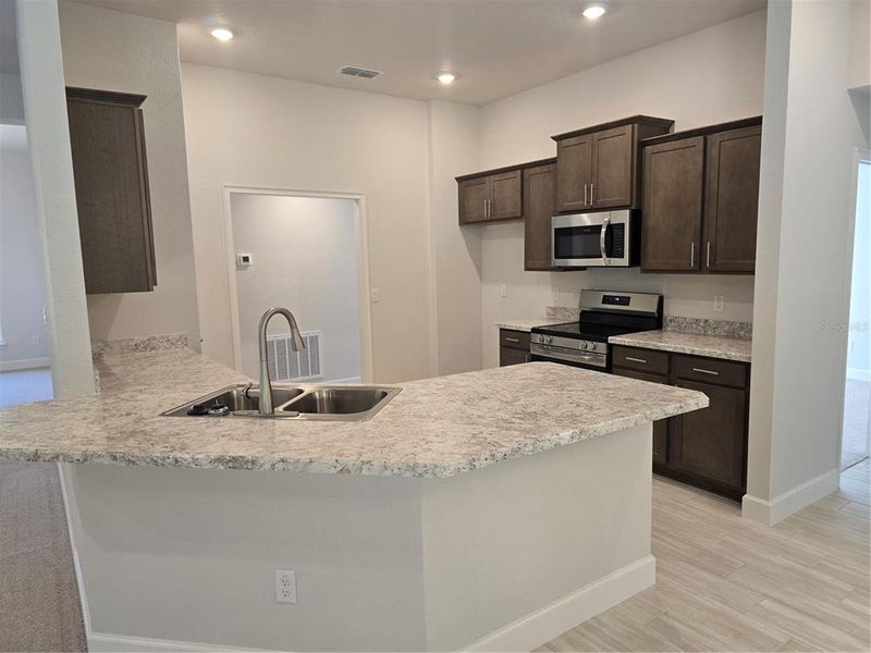 Furnished interior view inside a new home in Sugarmill Woods, Homosassa (Image 4).