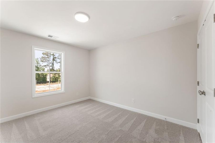 Spacious, unfurnished interior of a new home in Cherokee Township, Acworth (Image 24).