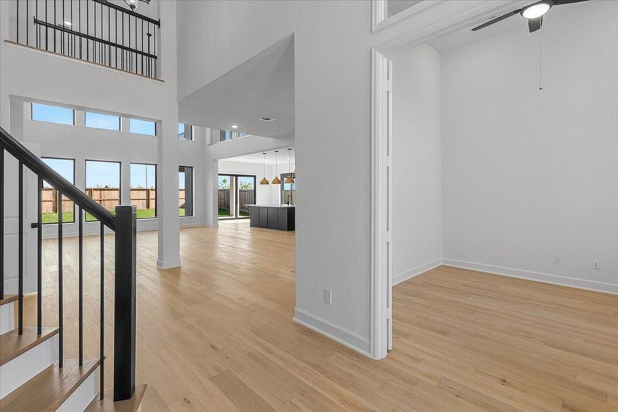 Spacious, unfurnished interior of a new home in Jordan Ranch 70′ Lots, Fulshear (Image 38). Spacious, unfurnished interior of a new home in Jordan Ranch 70′ Lots, Fulshear (Image 38).