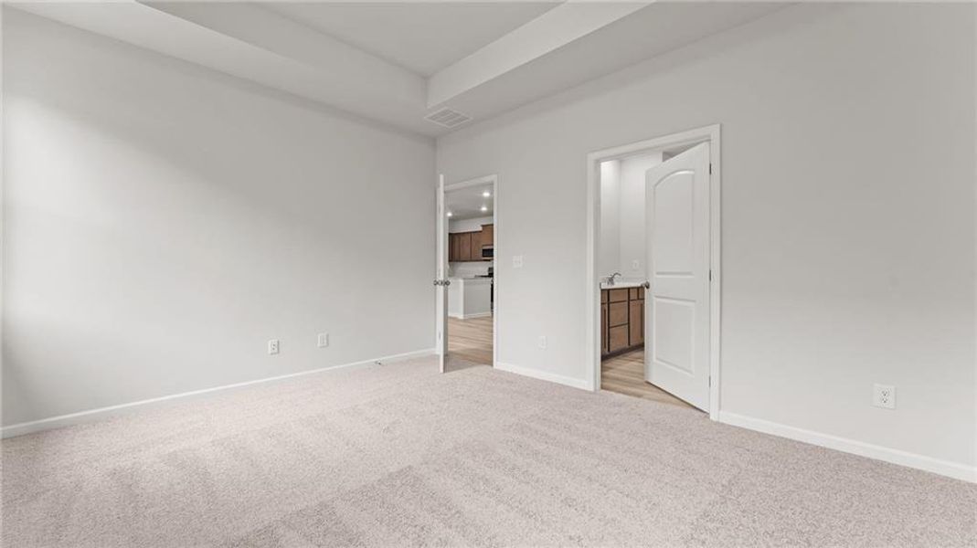 Spacious, unfurnished interior of a new home in Villages at Cedar Hill, Dallas (Image 13).