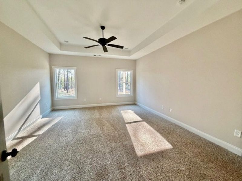 Spacious, unfurnished interior of a new home in Dove Creek, LaGrange (Image 33).