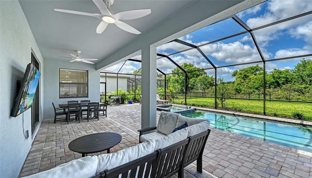Exterior details and patio area of a home in , Bradenton (Image 25).
