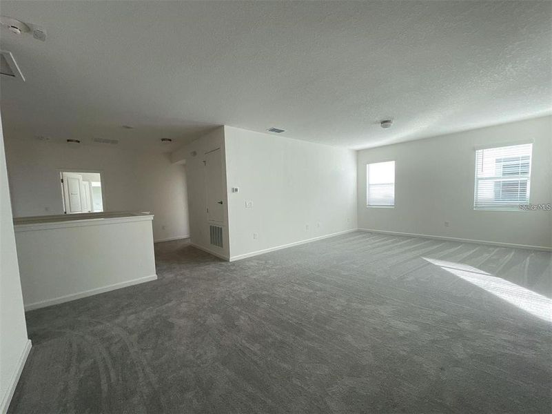 Spacious, unfurnished interior of a new home in , Kissimmee (Image 21).