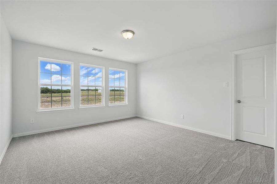 Spacious, unfurnished interior of a new home in Bel Air Village, Sherman (Image 25).