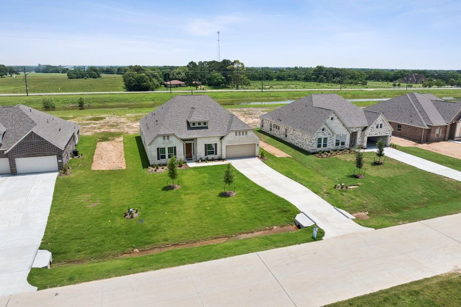 *Photo is for illustrative purposes only and may not depict the actual home. Features, materials, colors, and specifications may vary.*