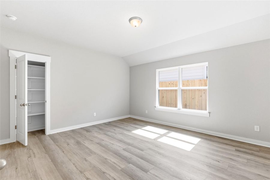 Spacious, unfurnished interior of a new home in Hunters Glen, Jarrell (Image 16).