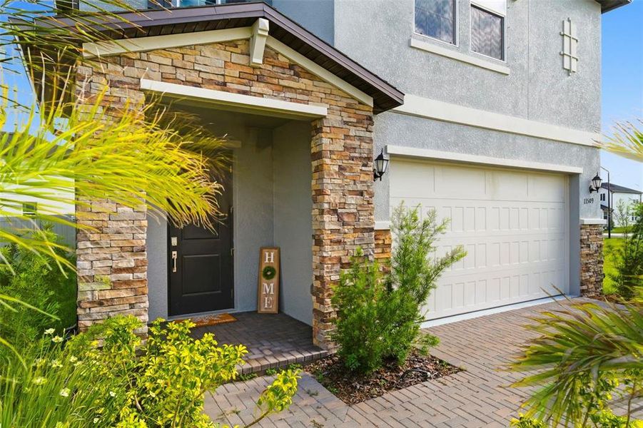 Exterior details and patio area of a home in , Palmetto (Image 27).