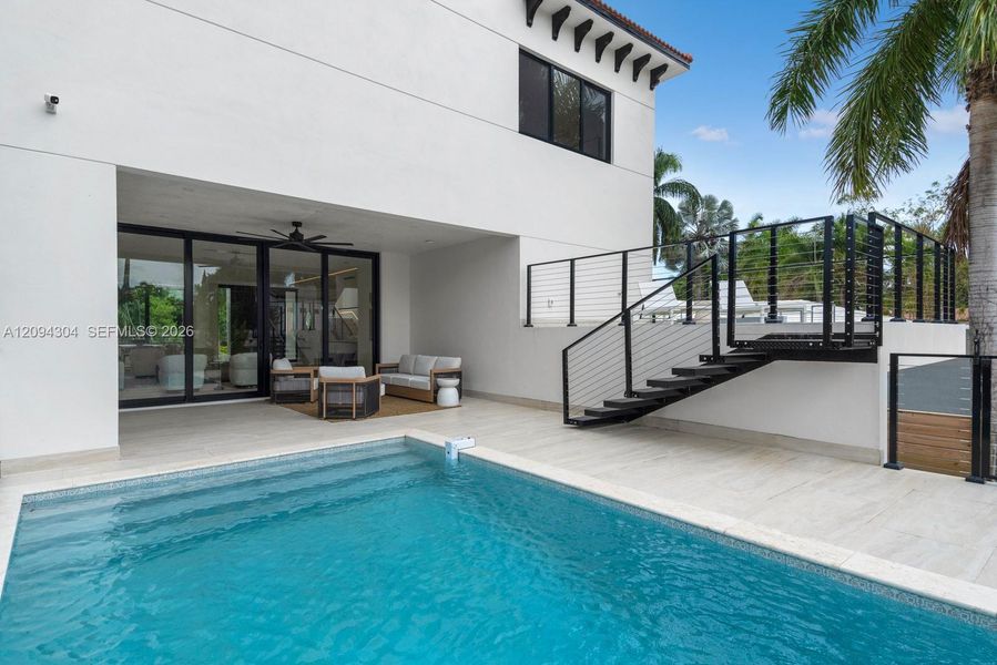 Exterior details and patio area of a home in , Hollywood (Image 29).