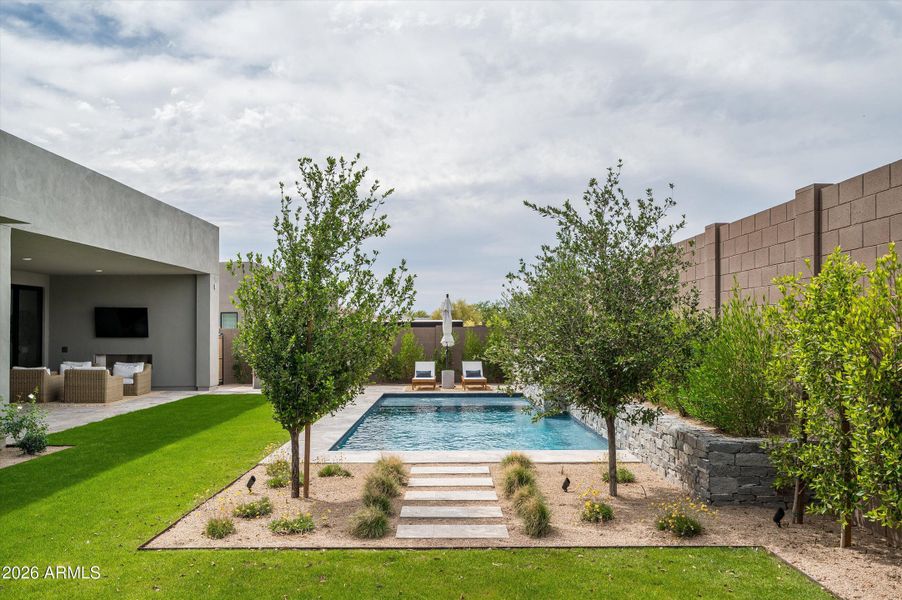 45-5724EMouraDr-45 45-5724EMouraDr-45