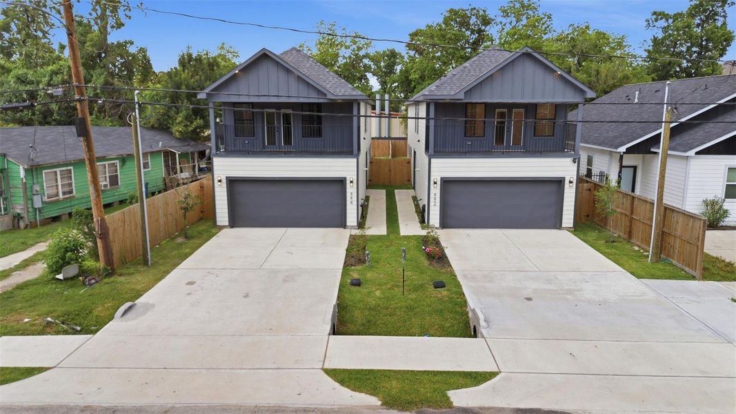 Front exterior of a new home in , Houston, TX, highlighting curb appeal (Image 29).