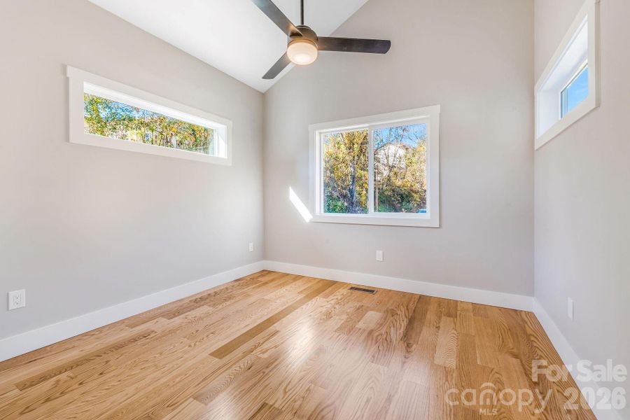 Spacious, unfurnished interior of a new home in , Asheville (Image 27).