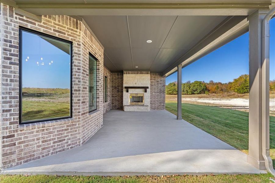 Exterior details and patio area of a home in King Crossing Estates, Van Alstyne (Image 29). Exterior details and patio area of a home in King Crossing Estates, Van Alstyne (Image 29).
