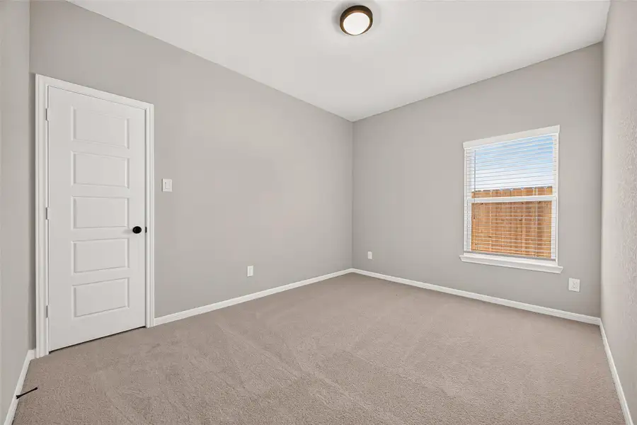 Spacious, unfurnished interior of a new home in , Angleton (Image 23).