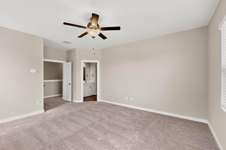 Spacious, unfurnished interior of a new home in Solterra Texas, Mesquite (Image 24).