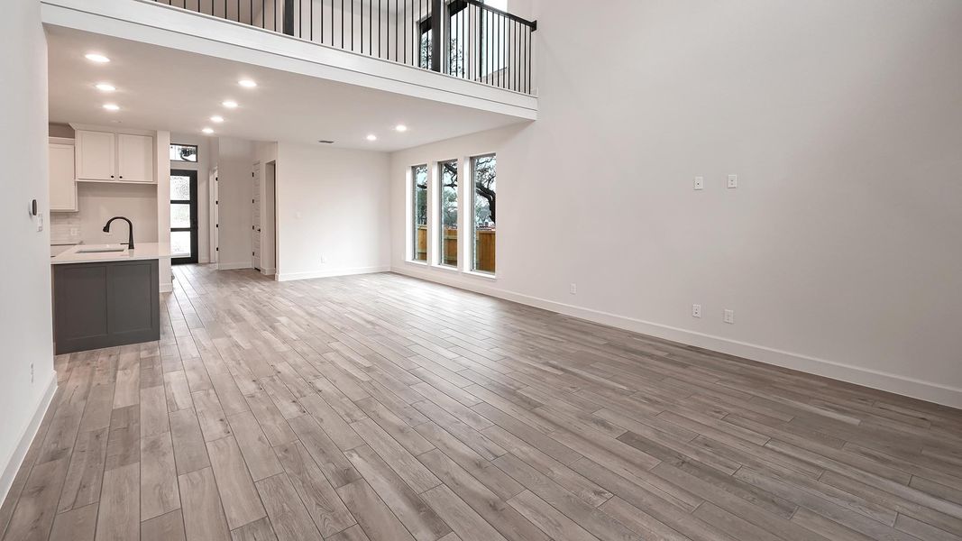 Spacious, unfurnished interior of a new home in 6 Creeks, Kyle (Image 16).