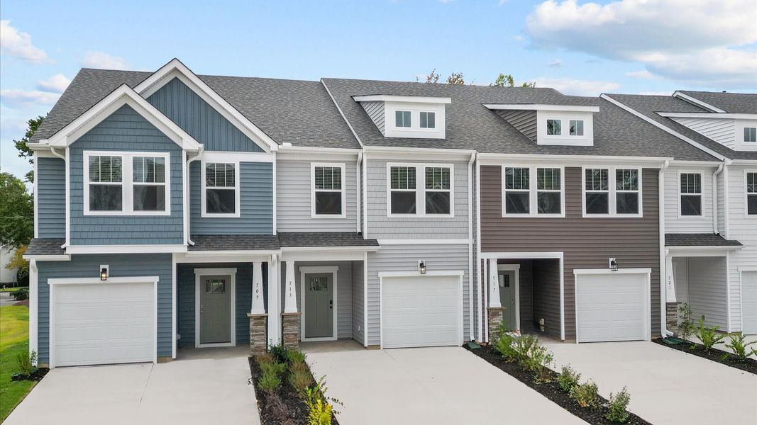 Front exterior of a new home in Ransdell Pointe, Spartanburg, SC, highlighting curb appeal (Image 20).