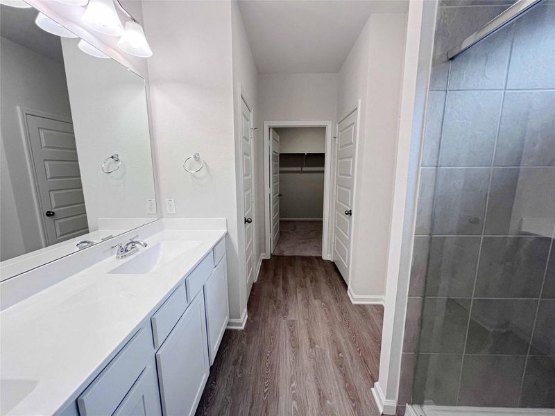 The Robin II- Primary Bathroom. Home under construction. Sample floor plan photo used for illustrative purposes only. Upgrades, selections options, windows and colors may vary. The Robin II- Primary Bathroom. Home under construction. Sample floor plan photo used for illustrative purposes only. Upgrades, selections options, windows and colors may vary.