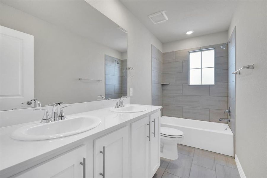 Furnished interior view inside a new home in Stonehaven, Seagoville (Image 9). Furnished interior view inside a new home in Stonehaven, Seagoville (Image 9).