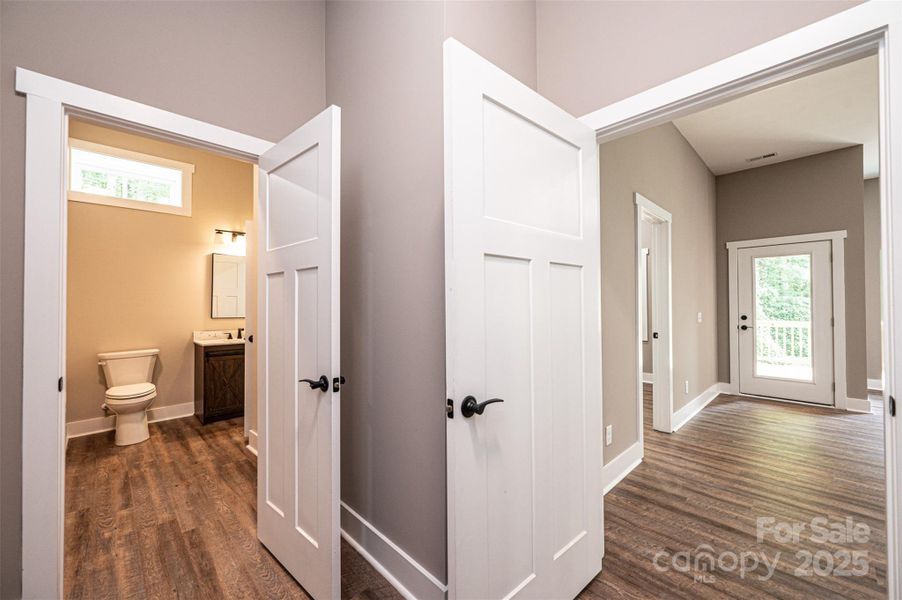 Spacious, unfurnished interior of a new home in , Lenoir (Image 35).