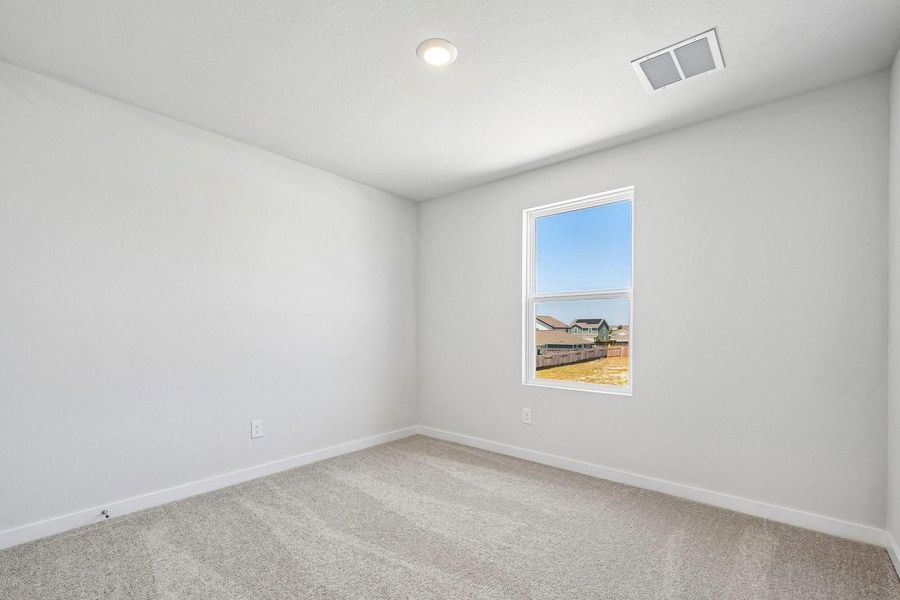 Spacious, unfurnished interior of a new home in Eastwood at Sonterra, Jarrell (Image 19).