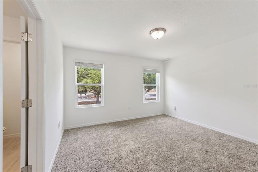 Spacious, unfurnished interior of a new home in , Orlando (Image 22).