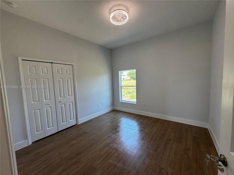 Spacious, unfurnished interior of a new home in , Sebring (Image 20).