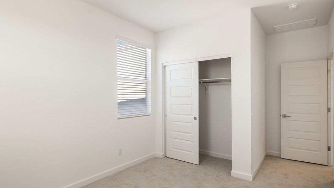 Spacious, unfurnished interior of a new home in Aloravita, Peoria (Image 33).