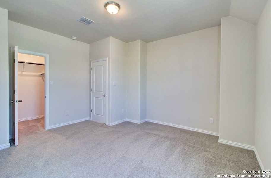 Spacious, unfurnished interior of a new home in The Crossvine, Schertz (Image 28). Spacious, unfurnished interior of a new home in The Crossvine, Schertz (Image 28).
